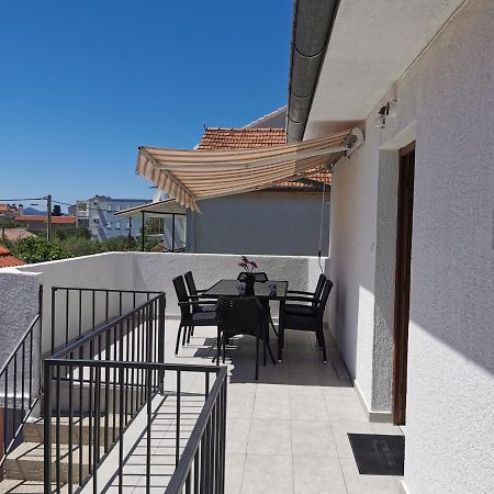 Leona Apartment Sukošan Екстериор снимка