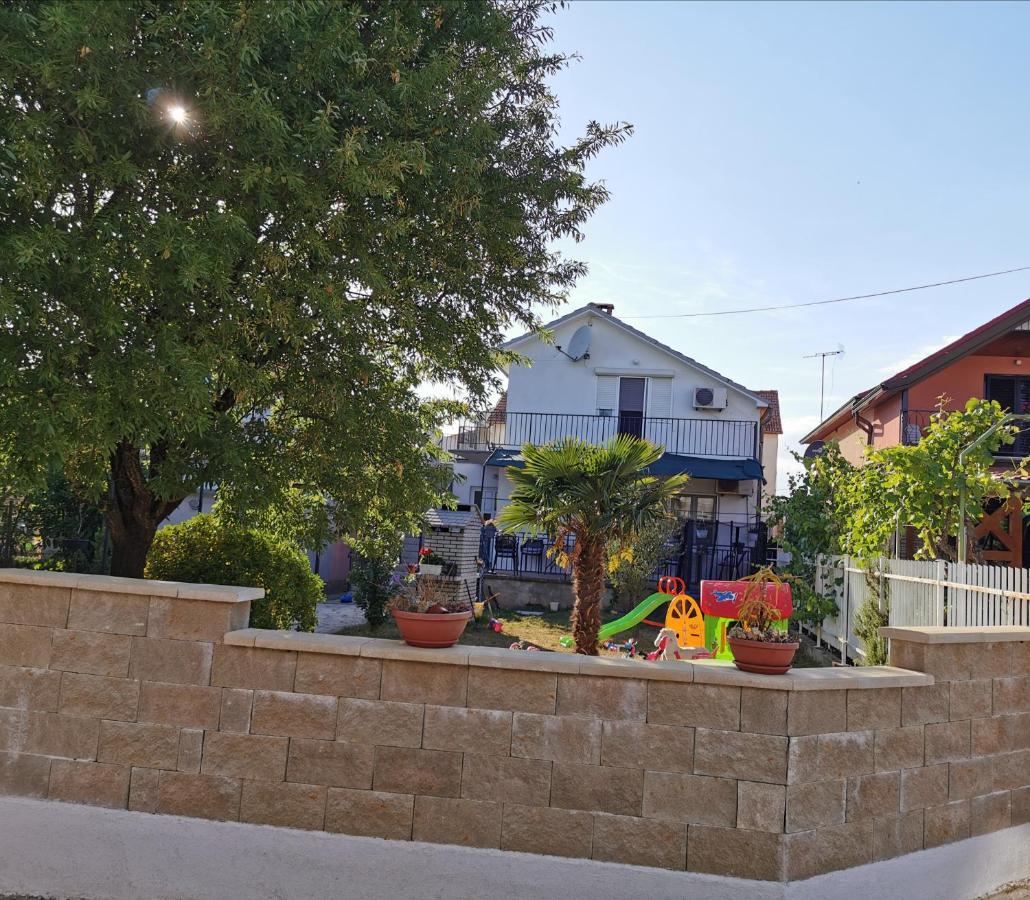 Leona Apartment Sukošan Екстериор снимка