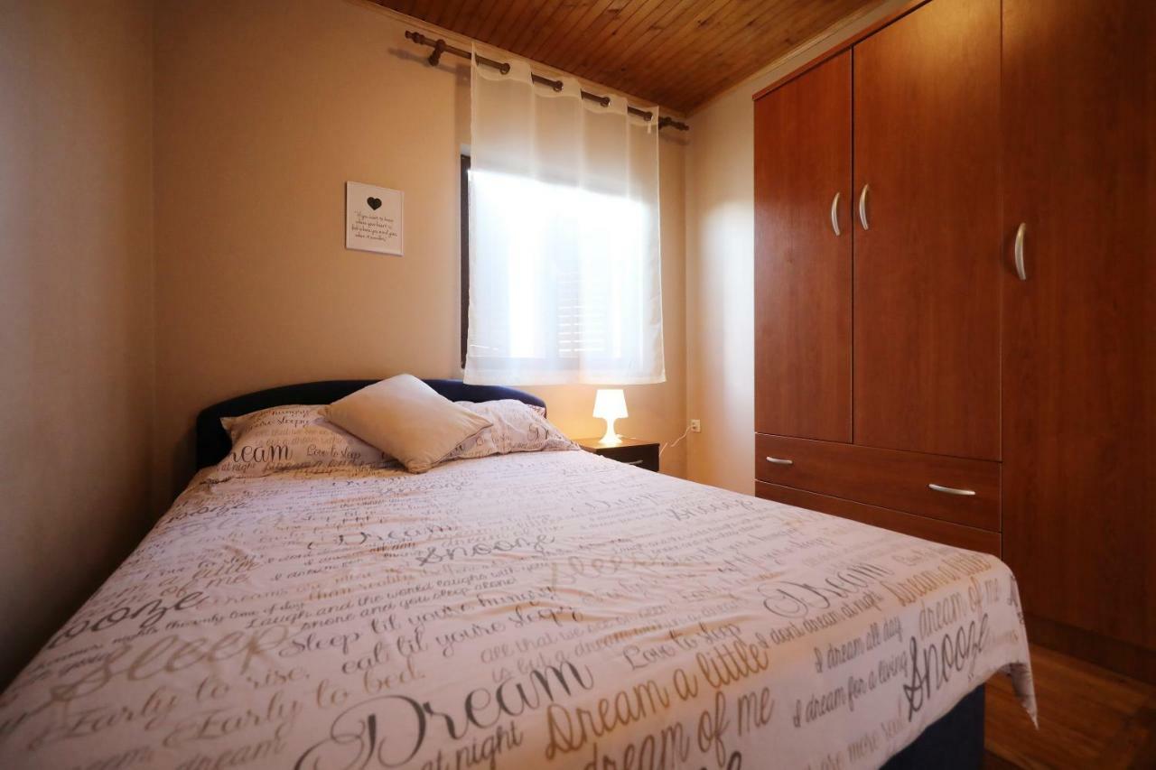 Leona Apartment Sukošan Екстериор снимка