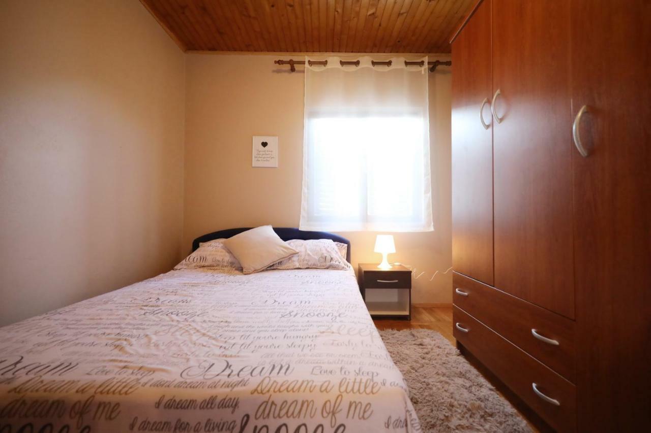 Leona Apartment Sukošan Екстериор снимка