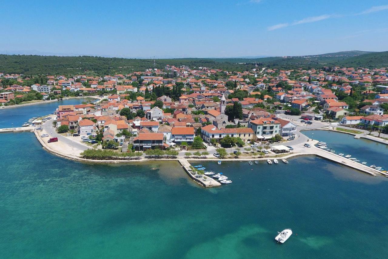 Leona Apartment Sukošan Екстериор снимка