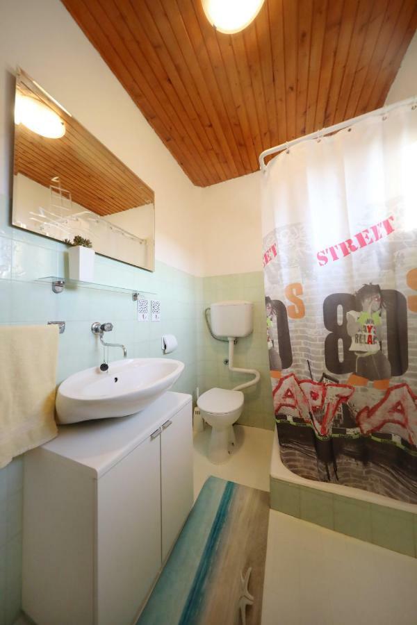 Leona Apartment Sukošan Екстериор снимка