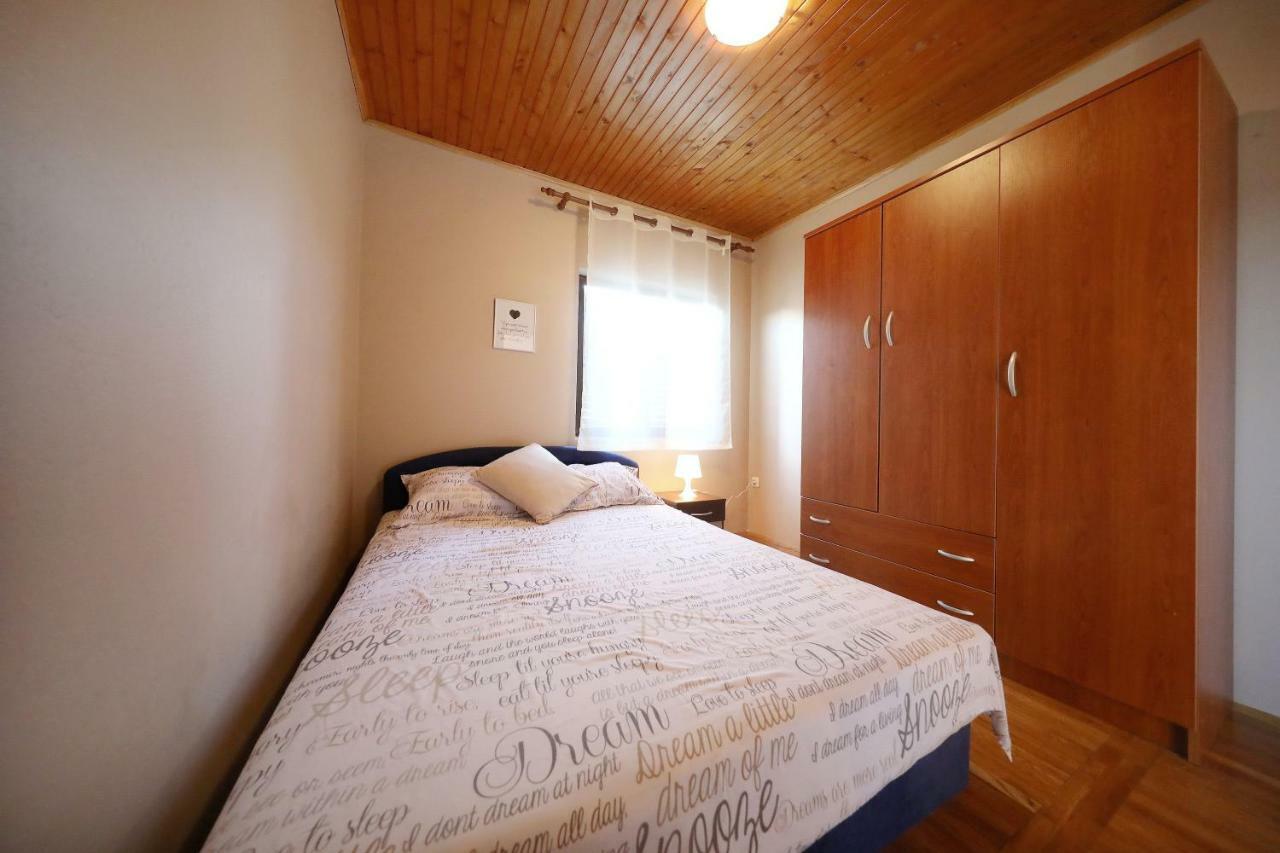 Leona Apartment Sukošan Екстериор снимка