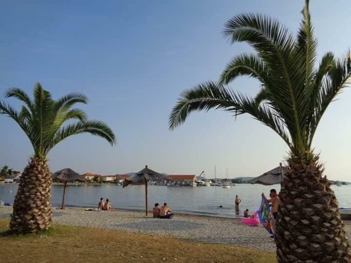 Leona Apartment Sukošan Екстериор снимка
